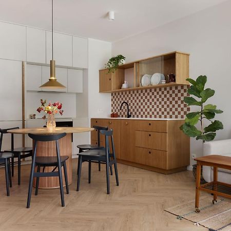 Solidarnosc Three Bedrooms & Garden Apartment グダニスク エクステリア 写真